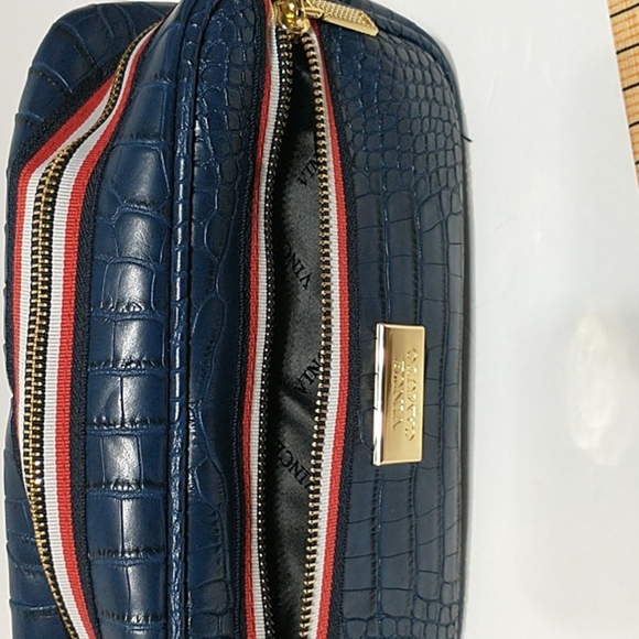 Vince Camuto cosmetic bag - Picture 10 of 10